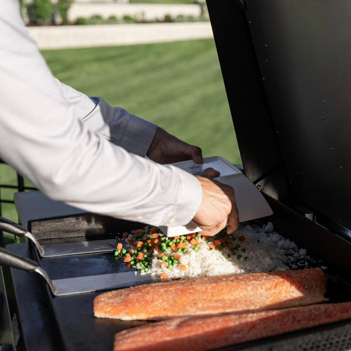 Blackstone 28-Inch Built-In Stainless Steel Gas Griddle With Hood