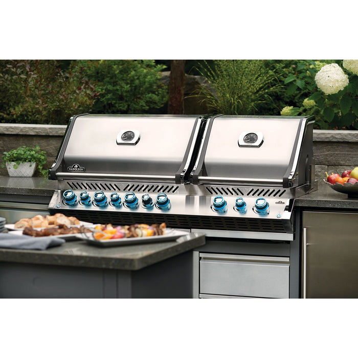 Napoleon Prestige PRO 825 Built-In Gas Grill With Infrared Rear Burner & Infrared Sear Burners & Rotisserie Kit